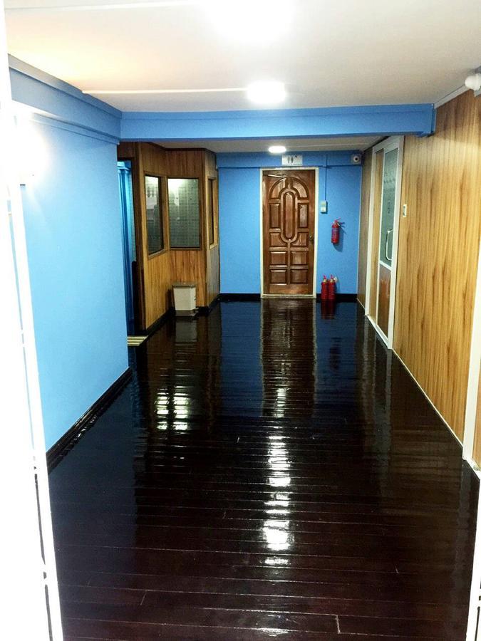 Htinn Yue Tann Hostel Yangon Exterior photo