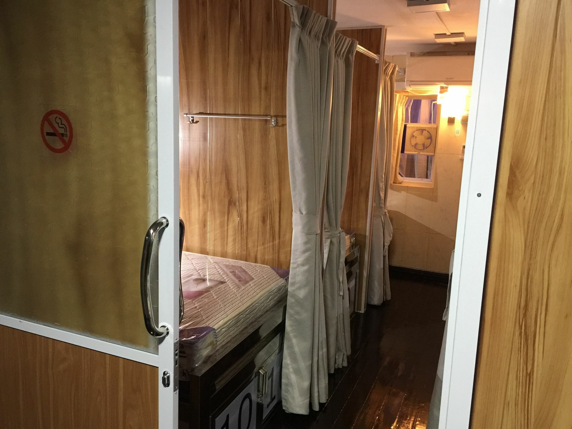 Htinn Yue Tann Hostel Yangon Exterior photo
